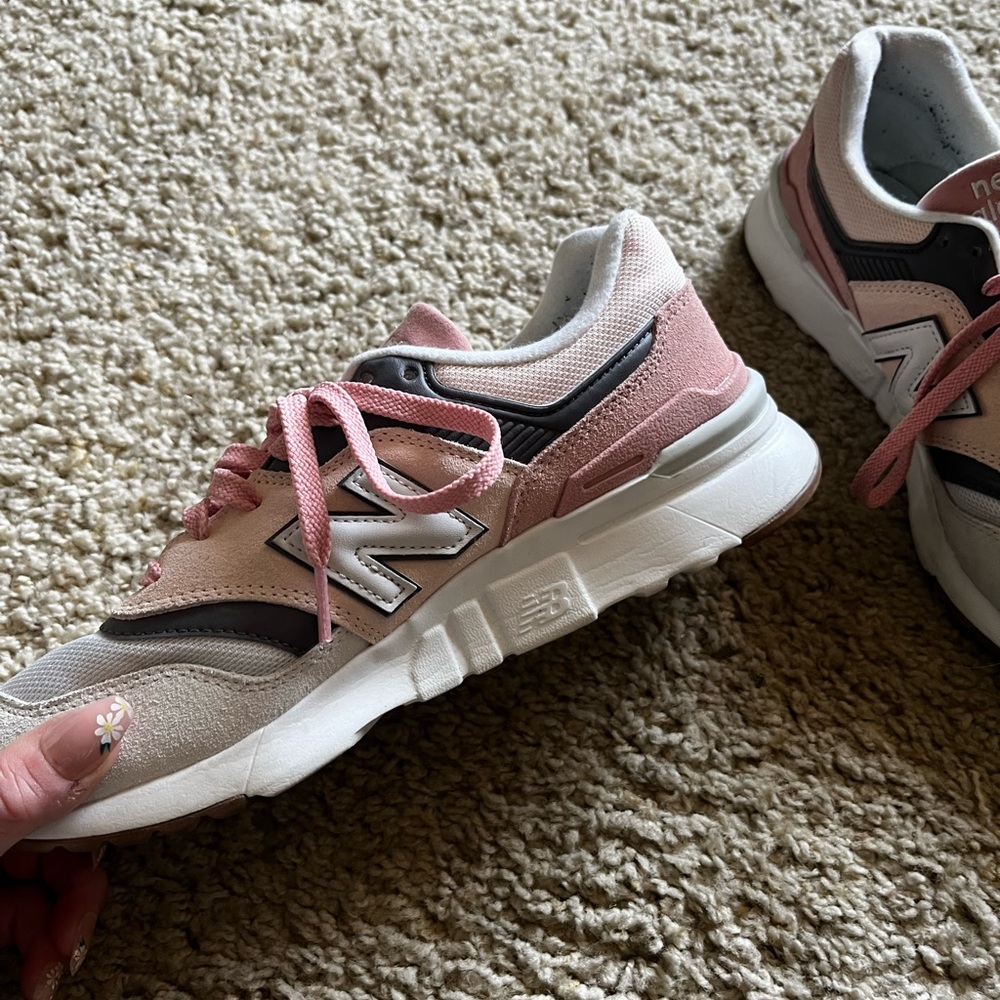 Pink/White/Grey/Black Women’s New Balance Sneaker